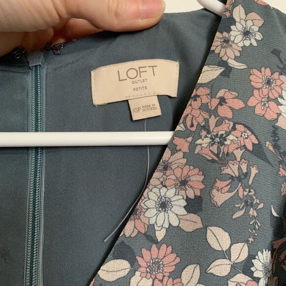 Loft Petite Floral Flutter Sleeve Shift Dress - Picture 7 of 8